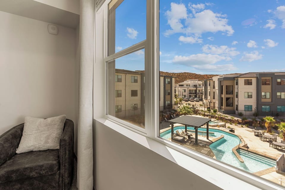 King Bedroom Pool Views