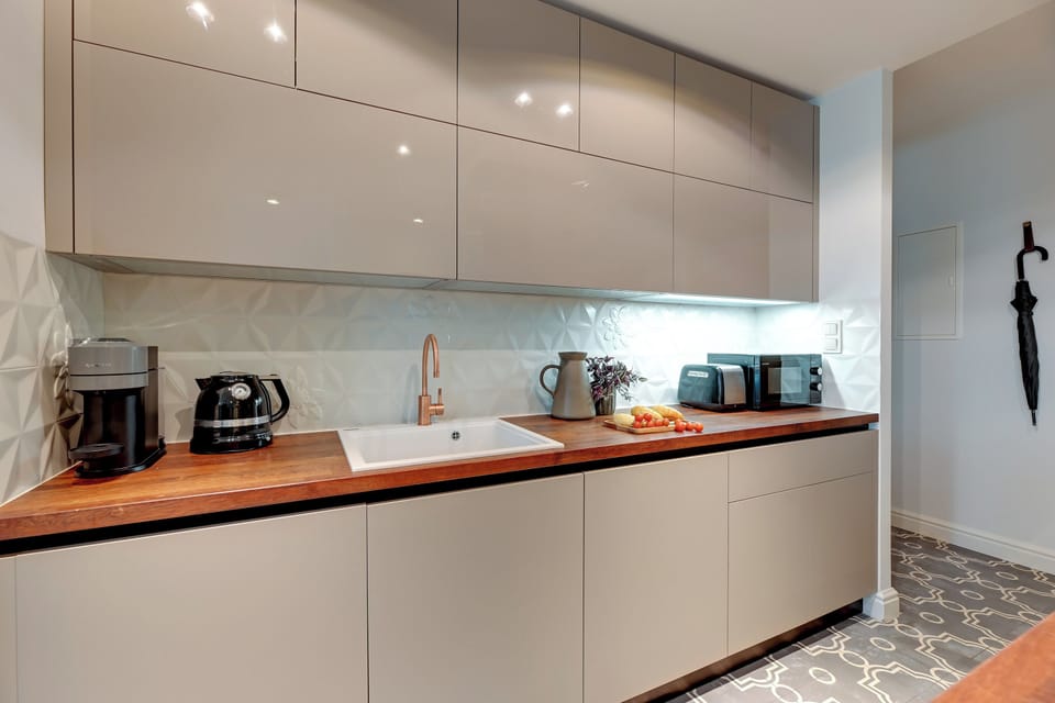 Deluxe Apartment, Beachside | Private kitchenette | Espresso maker, coffee/tea maker, electric kettle, toaster