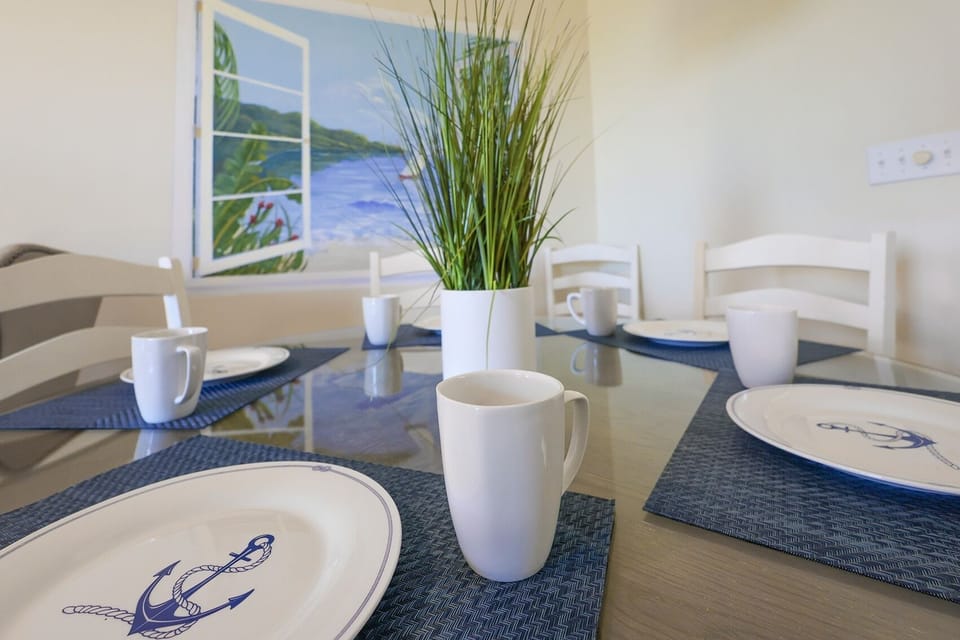 Condo, 2 Bedrooms | Dining