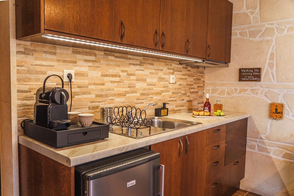 Superior Apartment, 1 Bedroom, Mountain View | Premium bedding, in-room safe, soundproofing, iron/ironing board