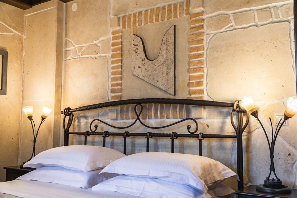 Deluxe Suite Sea View | Premium bedding, in-room safe, soundproofing, iron/ironing board
