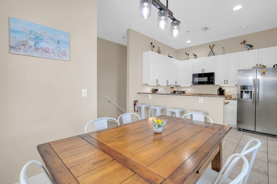 House, Multiple Beds (Sunny Beach Days) | Dining