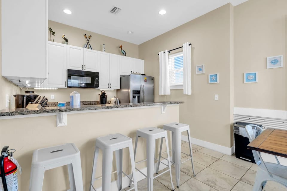 House, Multiple Beds (Sunny Beach Days) | Private kitchen
