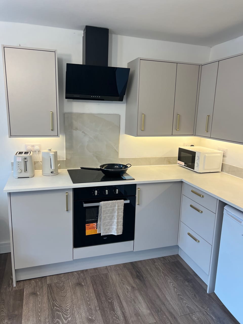 Fridge, microwave, oven
