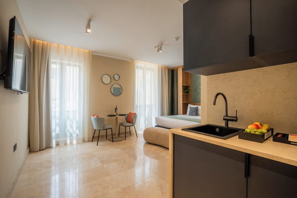 Superior Double Room, Balcony | Desk, laptop workspace, iron/ironing board (on request), WiFi (free)