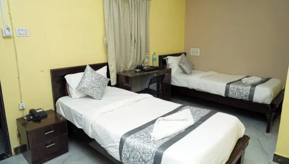 Egyptian cotton sheets, premium bedding, in-room safe, desk