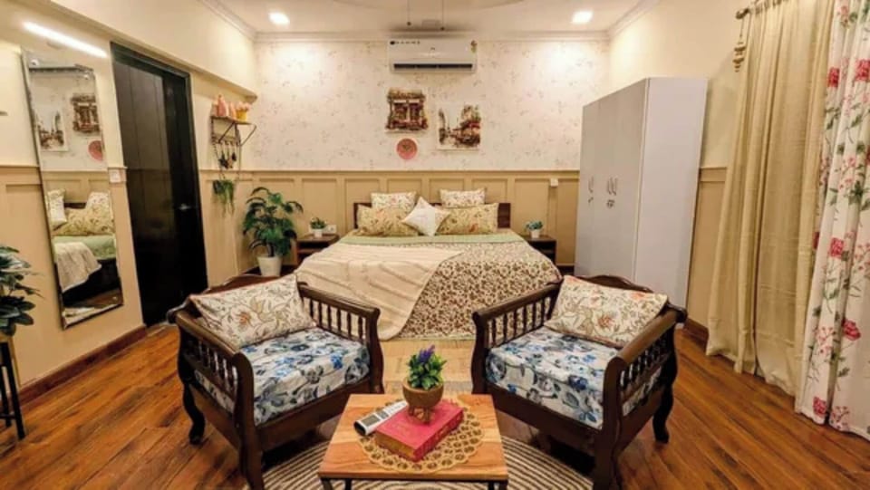 Premium Room | In-room safe, WiFi (free), bed sheets