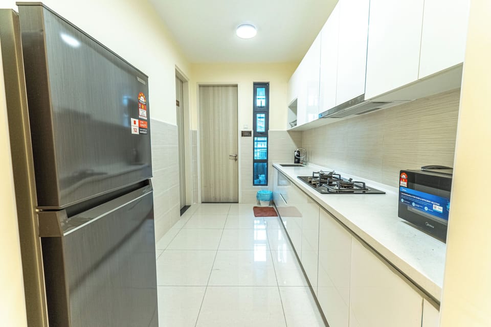Economy Shared Dormitory, Men only, Balcony, Park View | Private kitchen