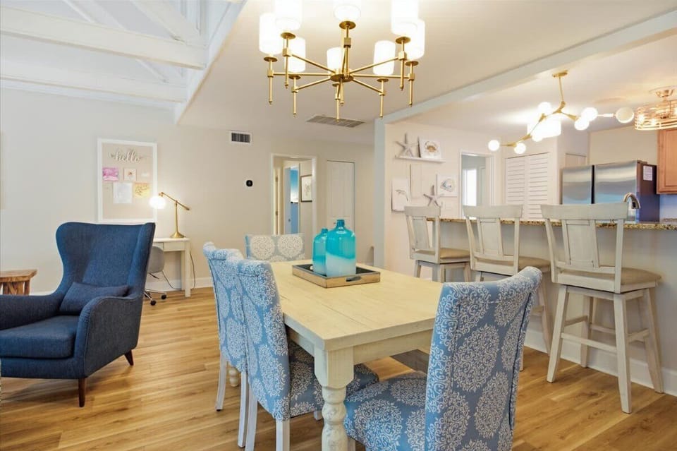 Dining table for 6