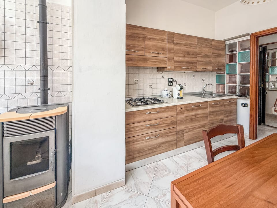 Apartment, Balcony, Mountain View | Private kitchen