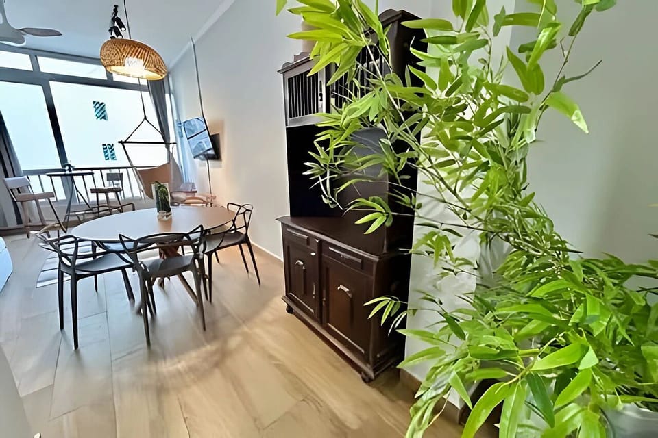 Deluxe Apartment, Balcony, Beach View | Dining