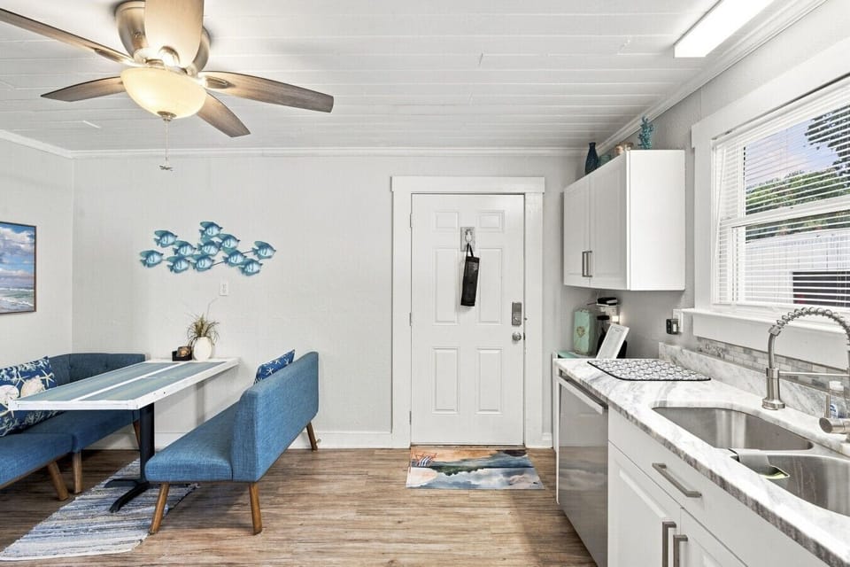 Interiors (40)
