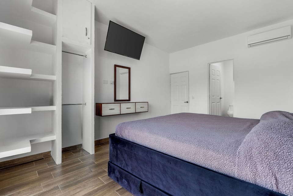 Chalet | Iron/ironing board, WiFi (free), bed sheets