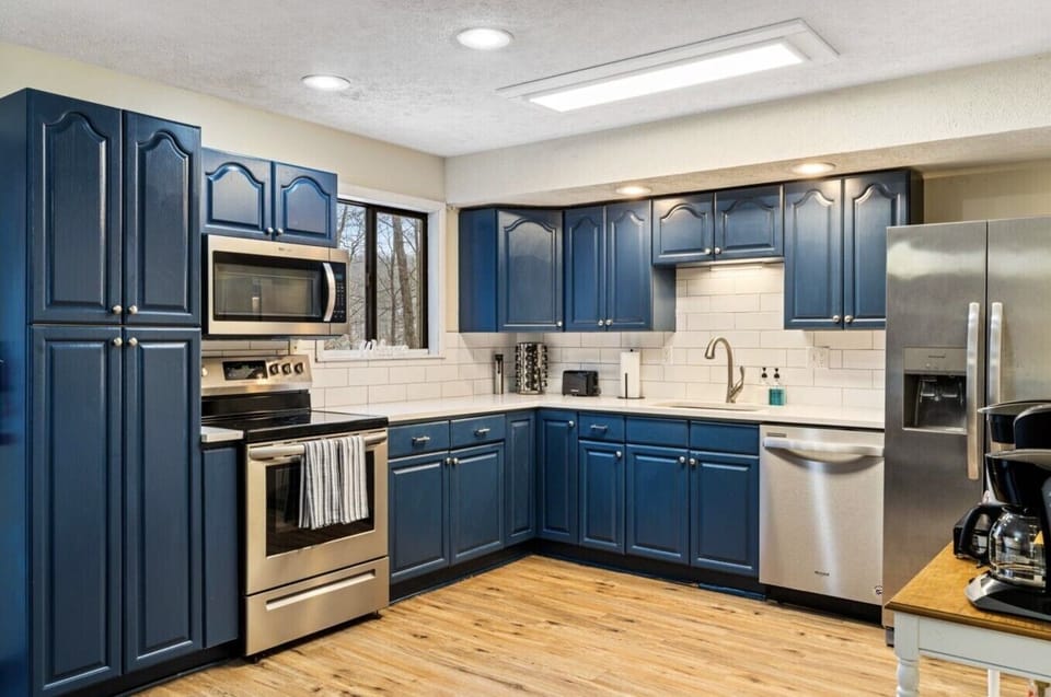 Cook like you`re at home in our spacious kitchen, complete with a large refrigerator, full-size stove, oven, dishwasher, and all the essentials.