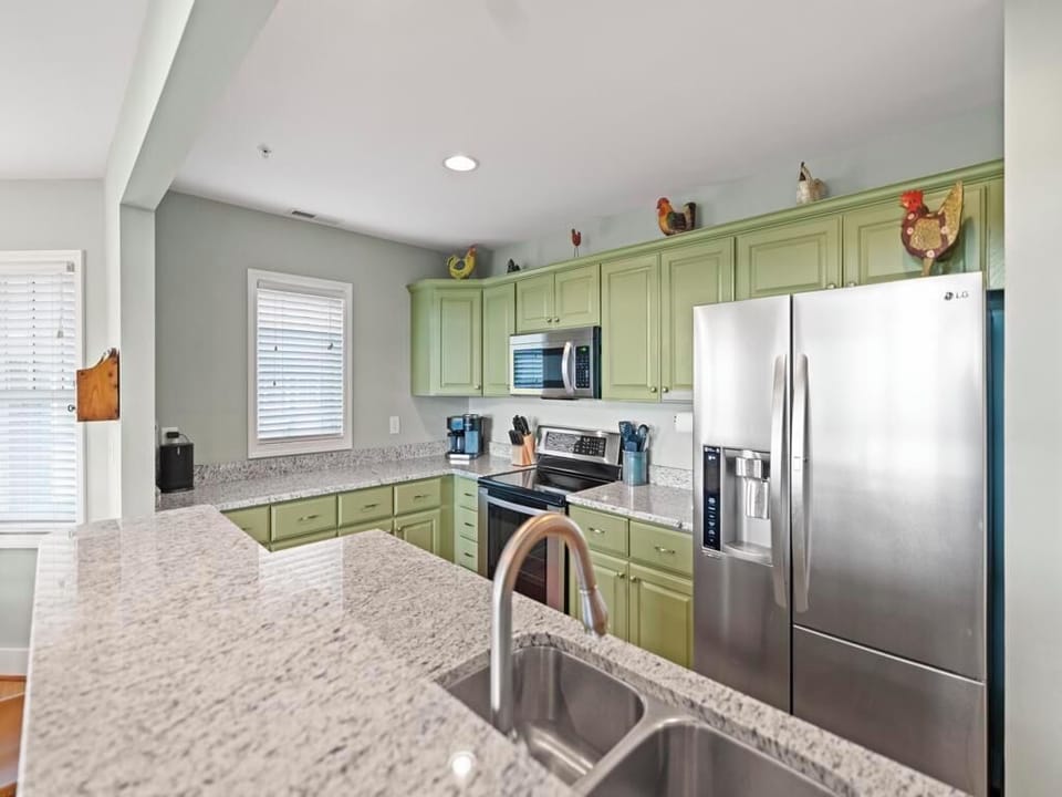 Kitchen---Granite Counter-tops, Stainless Steel