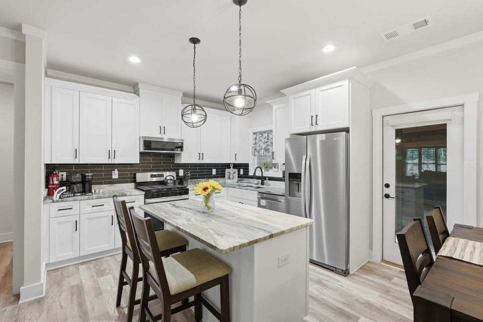 House, Multiple Beds, Mountain View (Big Ridge Hideaway) | Private kitchen