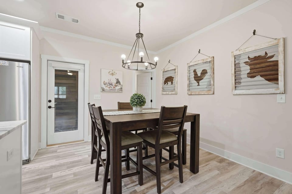 House, Multiple Beds, Mountain View (Big Ridge Hideaway) | Dining