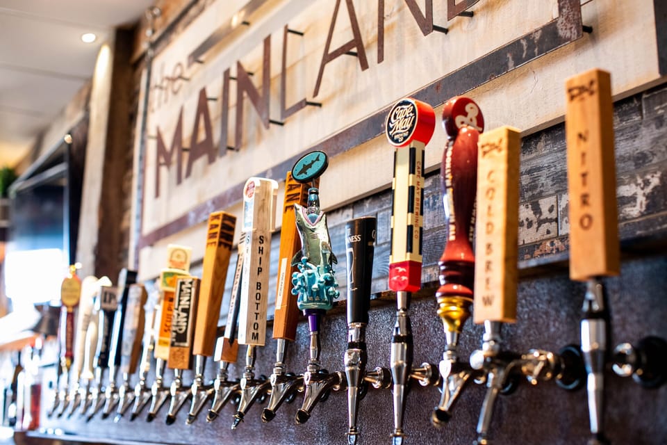 Breakfast, lunch, dinner served; garden views