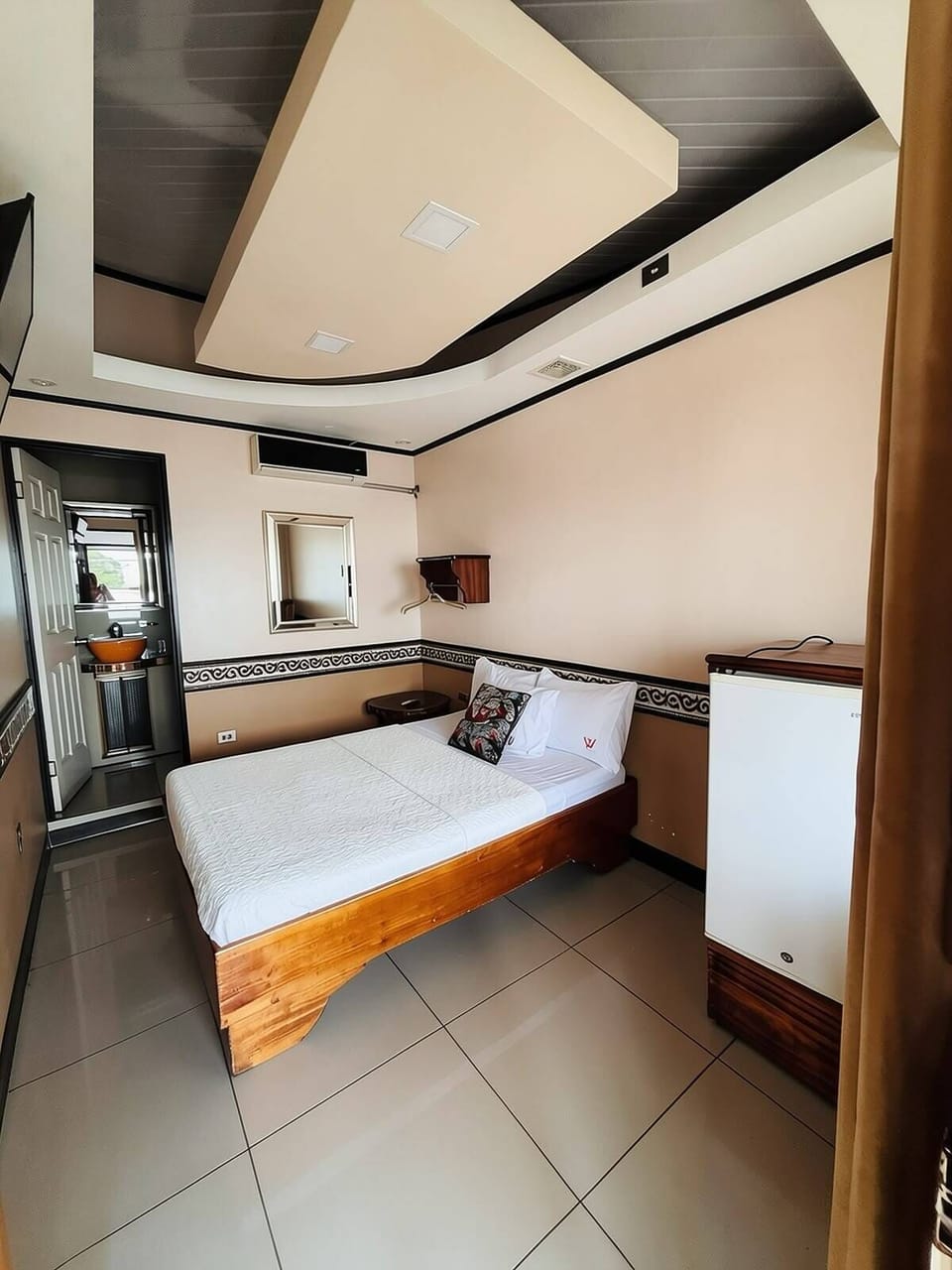 Basic Double Room | Desk, WiFi (free)