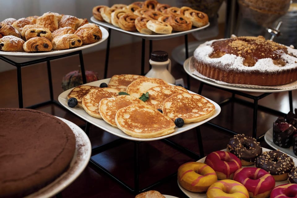 Daily buffet breakfast for a fee