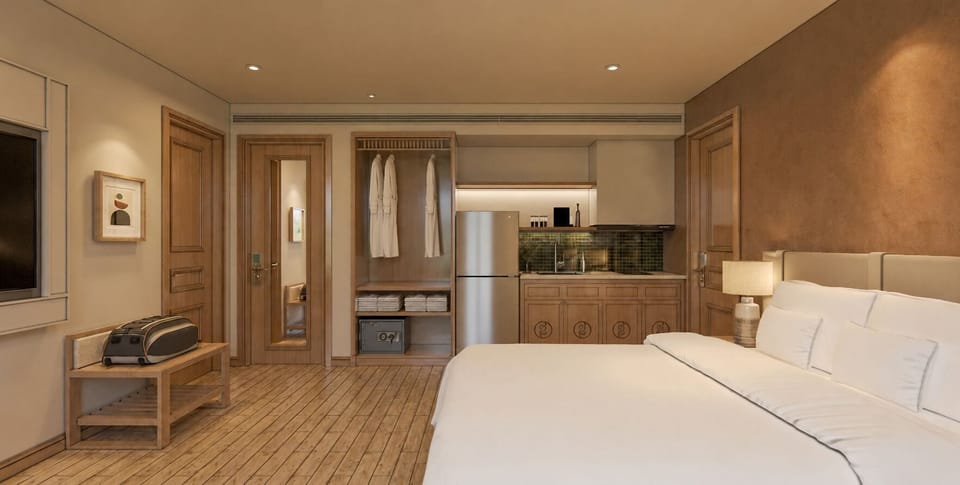 Deluxe Studio, City View | Private kitchenette