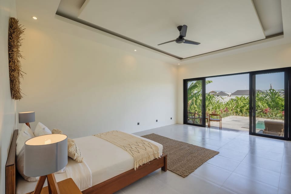 Standard Villa, Pool View | In-room safe, desk