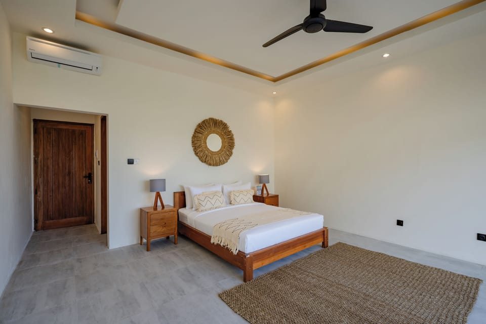 Standard Villa, Pool View | In-room safe, desk