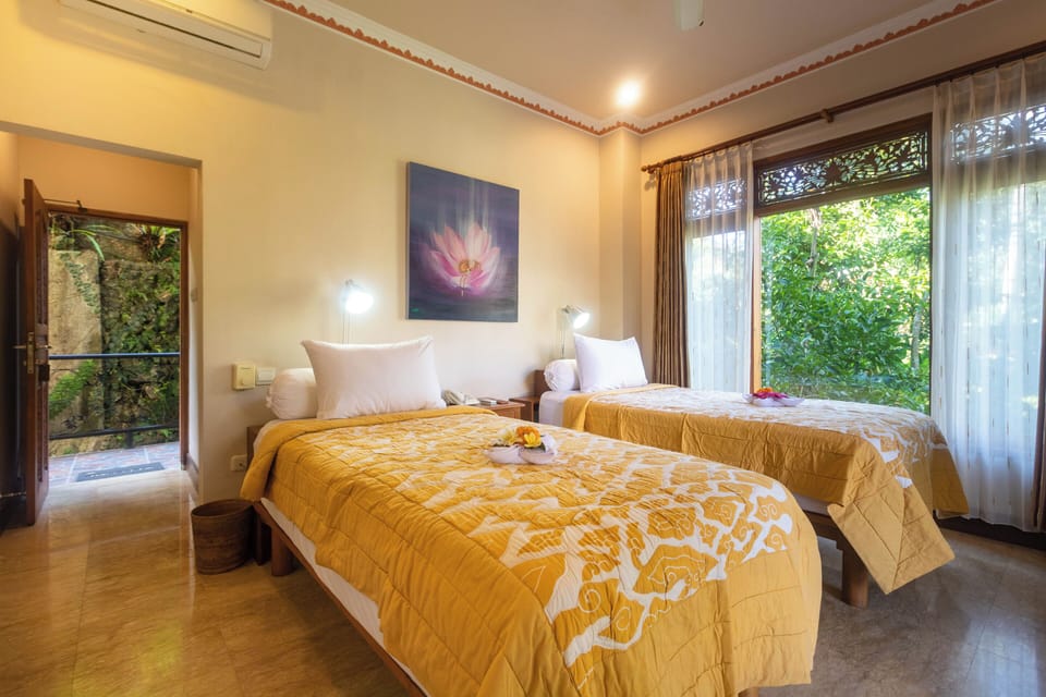 In-room safe, WiFi (free)