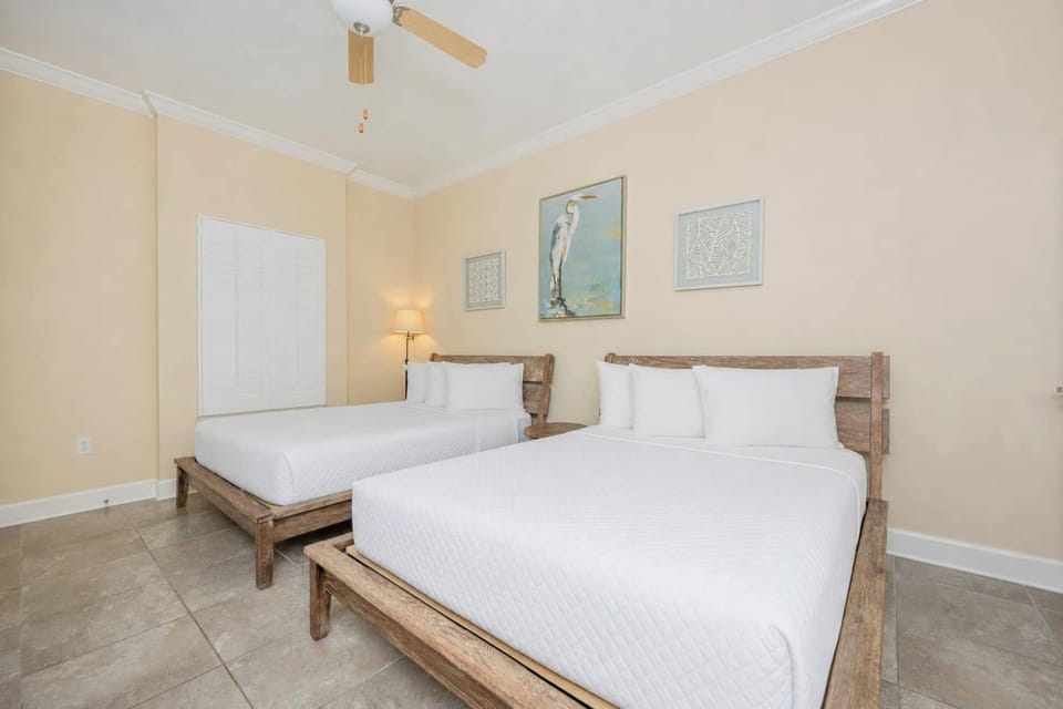 Signature Condo, 3 Bedrooms, Air conditioning, Beach View | Iron/ironing board, WiFi (free), individually decorated