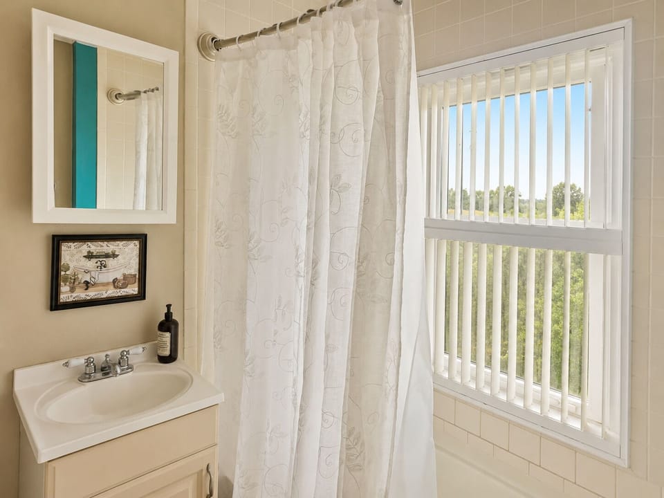 Take your time prepping for the day in a clean, welcoming environment.