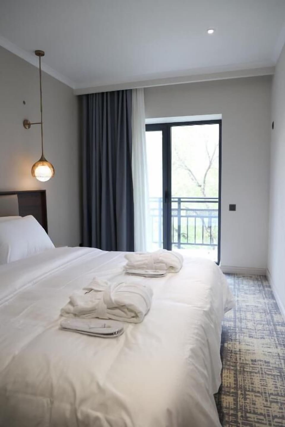 Deluxe Double Room, Balcony, City View | WiFi (free)
