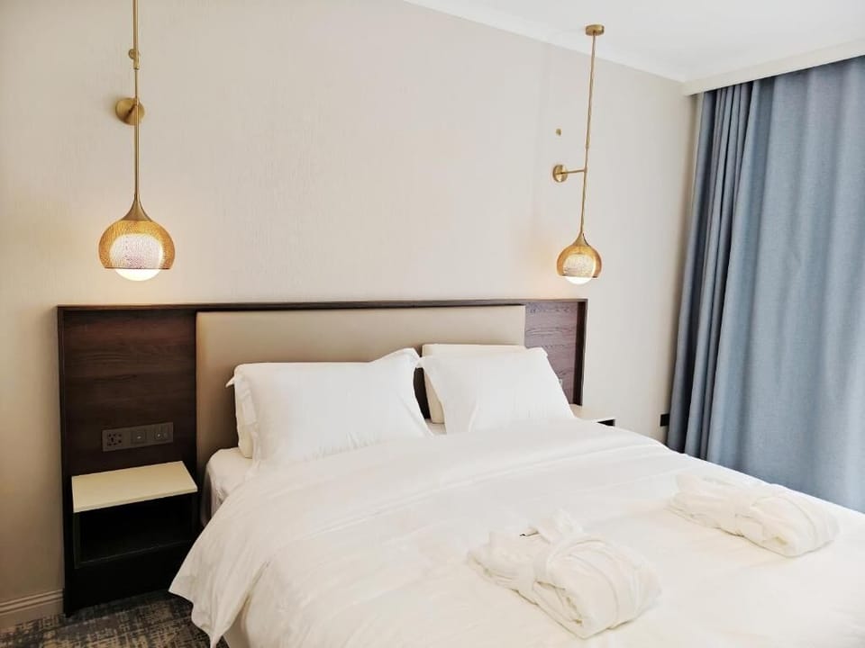 Superior Single Room, Balcony, City View | WiFi (free)