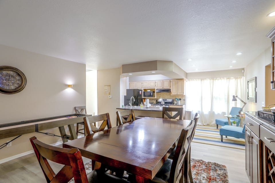Dining Room | Dishes & Flatware Provided | Shuffleboard