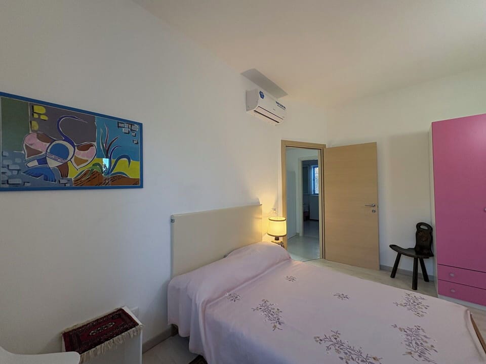 Autumn, Bedroom, Spring, Summer