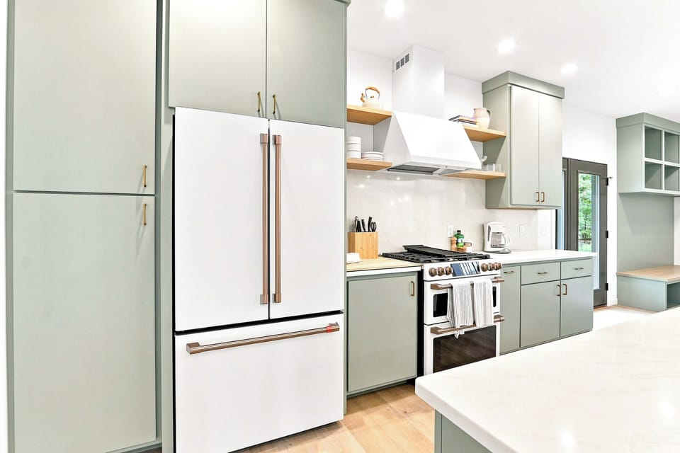 Elevate your vacation cooking into a luxurious culinary experience. Outfitted with premium designer appliances and warm, organic details, this beautifully curated corner is as inspiring to look at as it is functional to use.