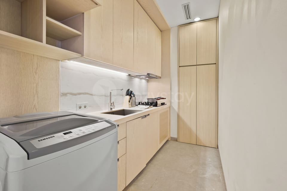 Apartment, 2 Bedrooms, City View | Private kitchen | Full-size fridge, microwave, oven, stovetop