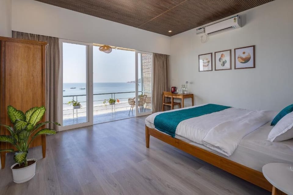 Deluxe Double Room, Balcony, Sea View | WiFi (free)
