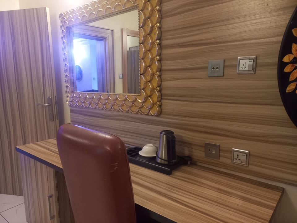 Suite, 2 Bedrooms | Interior