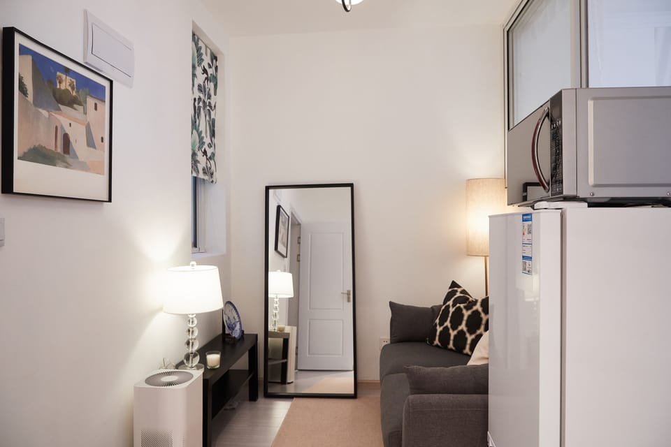 Comfort Suite, City View | Living area