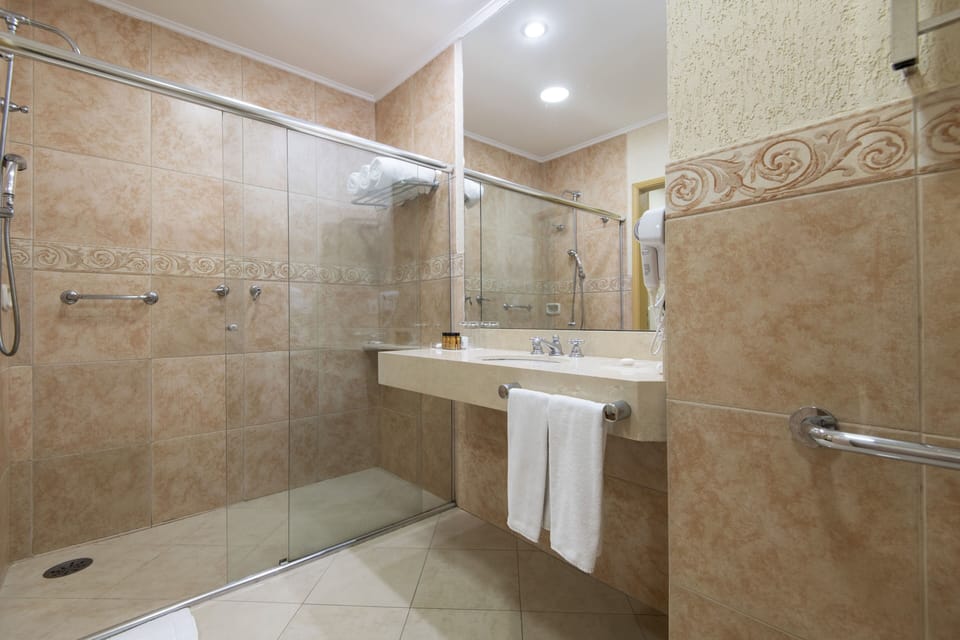 Superior Room | Bathroom | Shower, free toiletries, hair dryer, bathrobes