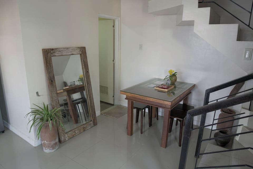 Apartment, 2 Bedrooms, Smoking | Living room