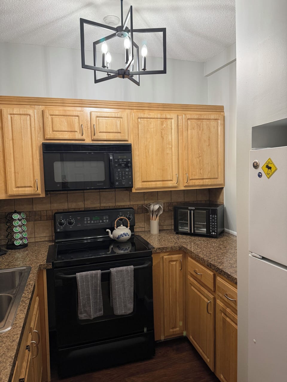 Microwave, oven, and air fryer / toaster oven combo 