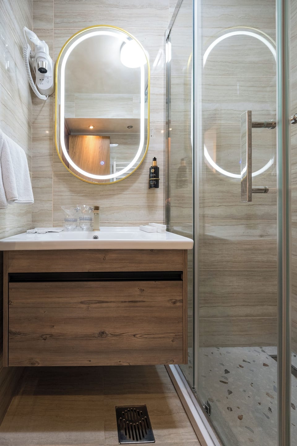 Double Room, Balcony | Bathroom | Shower, hair dryer, slippers, towels