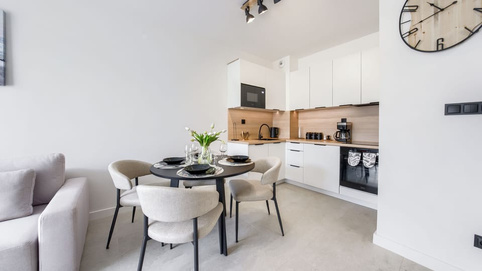 Apartment (4) | Living area | 30-inch flat-screen TV with digital channels