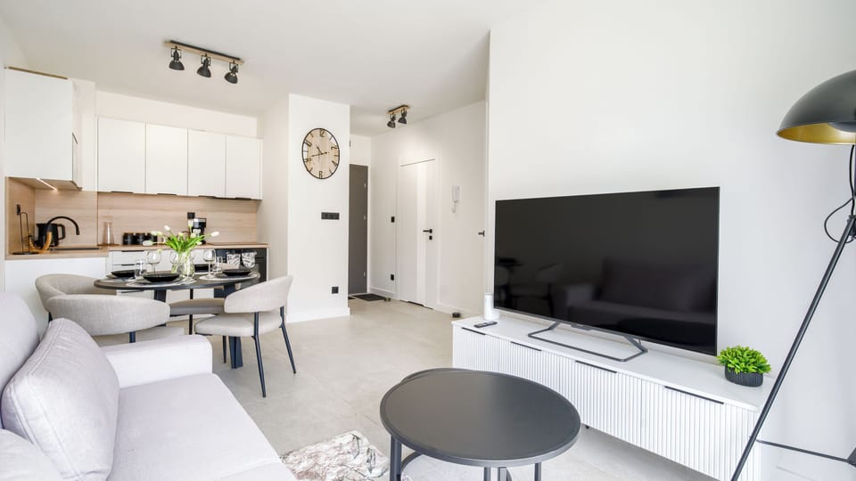 Apartment (4) | Living area | 30-inch flat-screen TV with digital channels