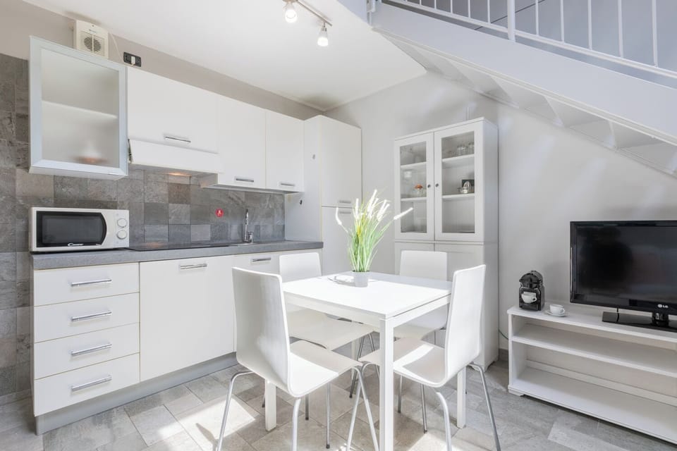 Apartment | Dining