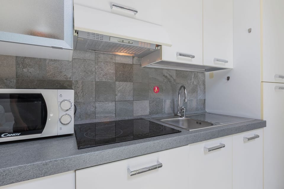 Apartment | Private kitchen | Espresso maker, electric kettle