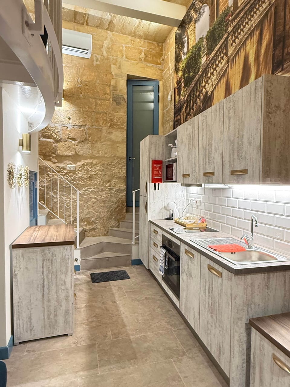 Barrakka Suite Kitchen 1