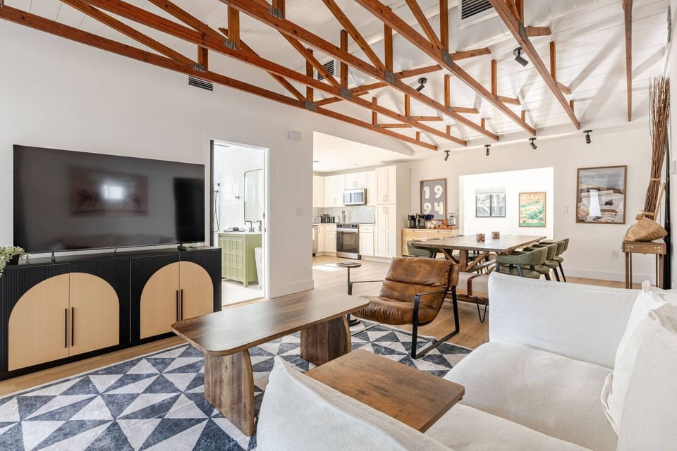 House, 4 Bedrooms, Patio | Living room