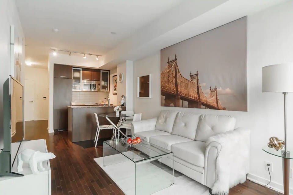 Deluxe Room, Balcony, City View | Living area
